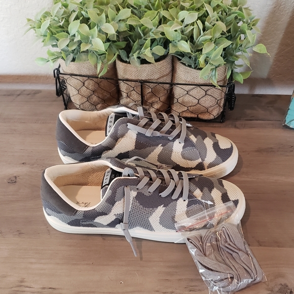 Vintage Havana Fly Camo Sneakers NEW - Picture 2 of 6